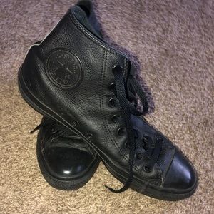 Black leather converse